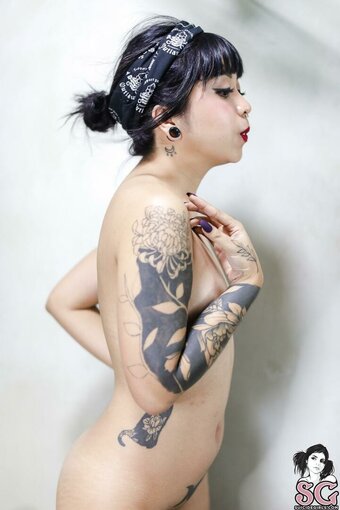 Enmaculate669 / Emieinks Nude Leaks OnlyFans Photo 8