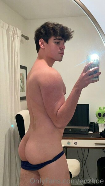 enzhoe Nude Leaks Photo 19