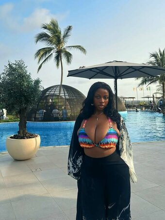 Erimegar Nude Leaks Photo 14