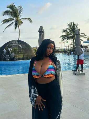 Erimegar Nude Leaks Photo 15