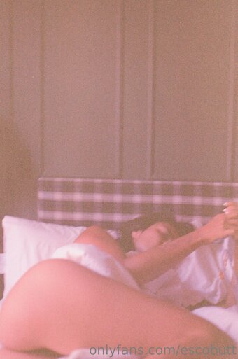 escobutt Nude Leaks Photo 19