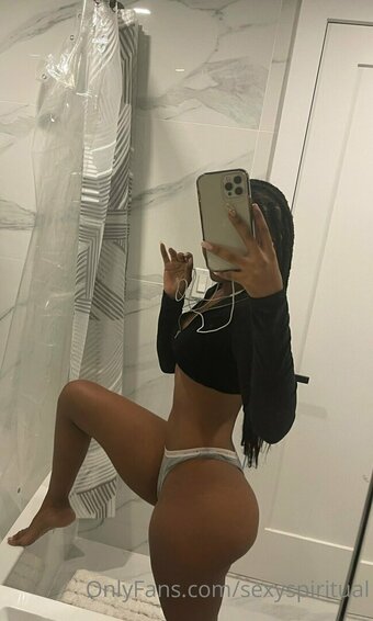 Esnzing Nude Leaks OnlyFans Photo 1
