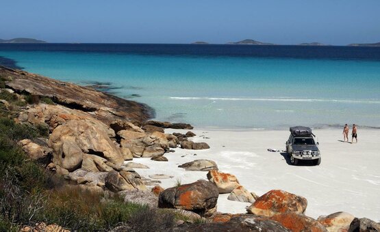 Esperance Nude Leaks Photo 1