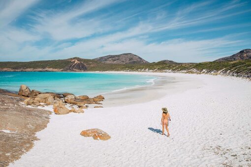 Esperance Nude Leaks Photo 4