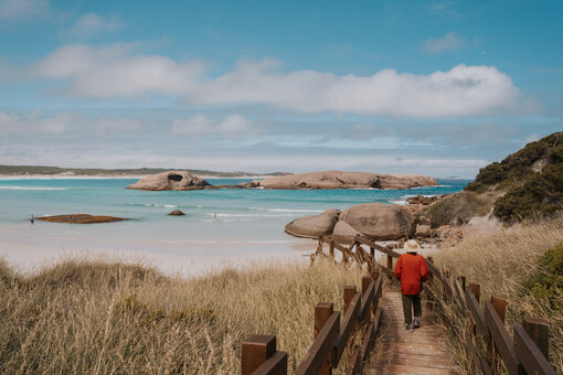 Esperance Nude Leaks Photo 6