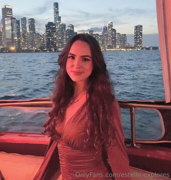 estelle-explores Nude Leaks Photo 2