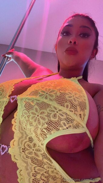 Estephania Alvarez / Fanialvc Nude Leaks OnlyFans Photo 29