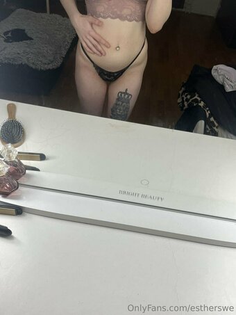 estherswe Nude Leaks Photo 3