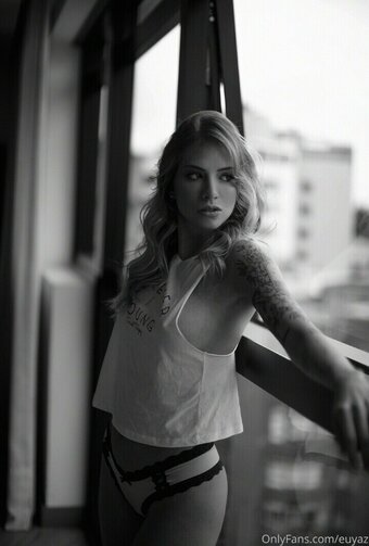 euyaz Nude Leaks Photo 10