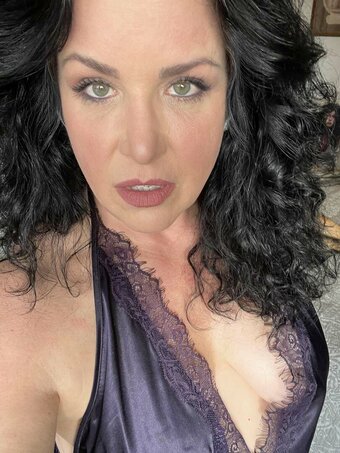 EV Parrish / evparrishofficial / evparrishvip Nude Leaks OnlyFans Photo 1