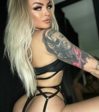 Eva.dlsk / inkedbabeeva Nude Leaks OnlyFans Photo 23