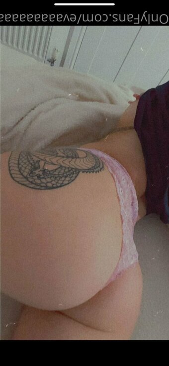 evaaaaaaaaaaa / evaaaaaaaaaaaaa.a Nude Leaks OnlyFans Photo 2