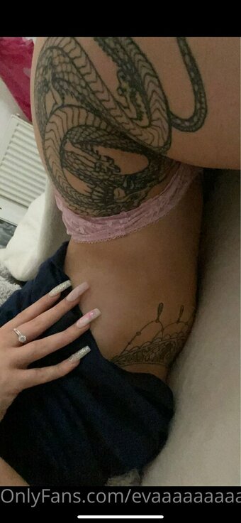 evaaaaaaaaaaa / evaaaaaaaaaaaaa.a Nude Leaks OnlyFans Photo 3