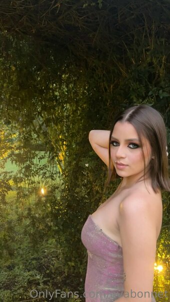 evabonnet Nude Leaks Photo 4