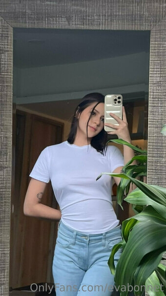 evabonnet Nude Leaks Photo 18