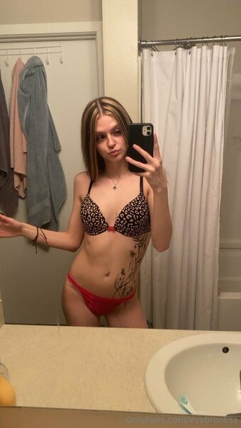 evabrookss Nude Leaks Photo 5