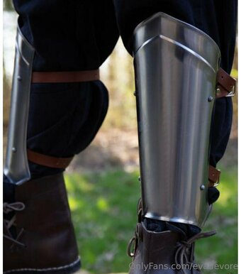 evadevore Nude Leaks Photo 2