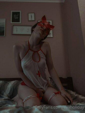 evaholiday Nude Leaks Photo 12