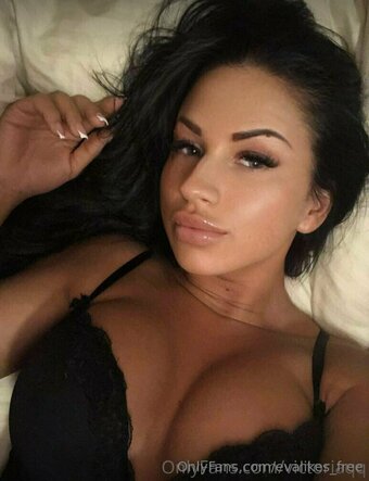 evalikes_free Nude Leaks Photo 4
