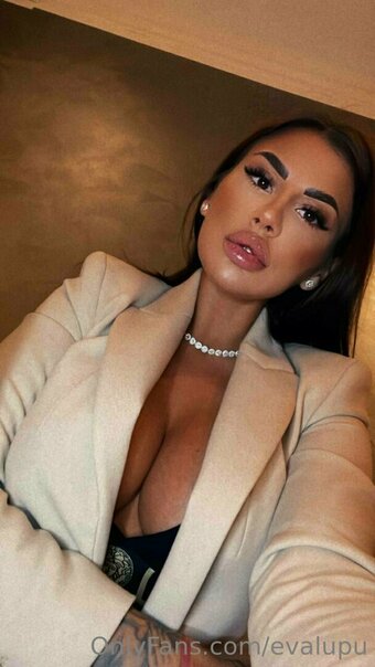 evalupu Nude Leaks Photo 3