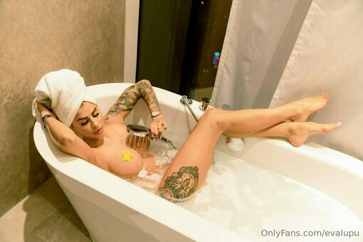 evalupu Nude Leaks Photo 5