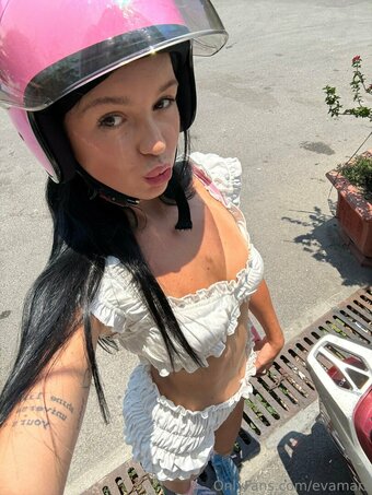 evamars Nude Leaks Photo 6