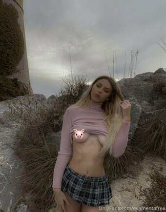 evamentafree Nude Leaks Photo 6