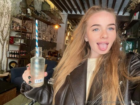 evanigma.oftv Nude Leaks Photo 8