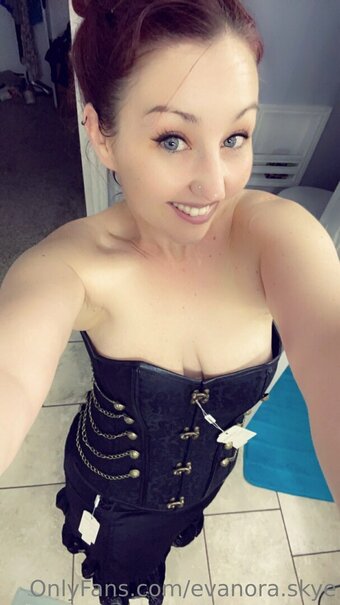 evanora.skye Nude Leaks Photo 11