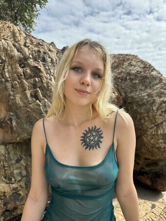 Evariddle / EvaRedd69 / eva_riddle / evariddle69 Nude Leaks OnlyFans Photo 9