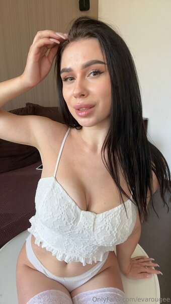 evarougee Nude Leaks Photo 9