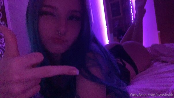 evaskskk Nude Leaks Photo 19