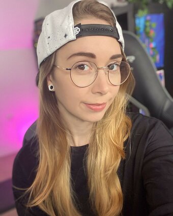 Evelien / Gab Smolders / eveliennellen / evelienvanpelt Nude Leaks OnlyFans Photo 19