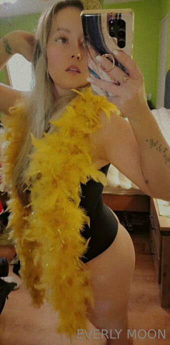 everlymoon Nude Leaks Photo 7
