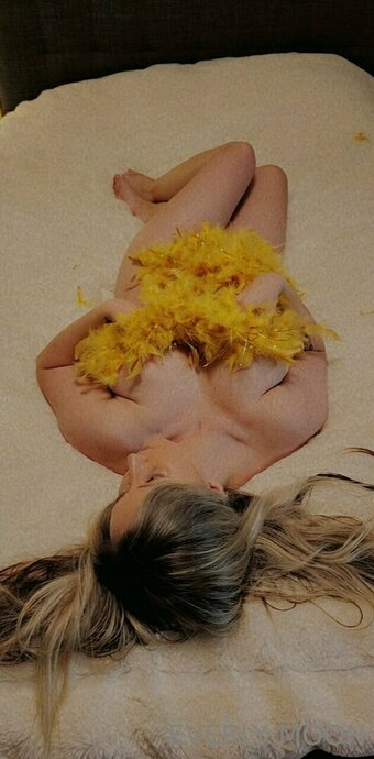 everlymoon Nude Leaks Photo 25