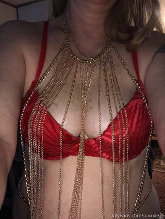 everyonelovespixie / pixxxie25 Nude Leaks OnlyFans Photo 11