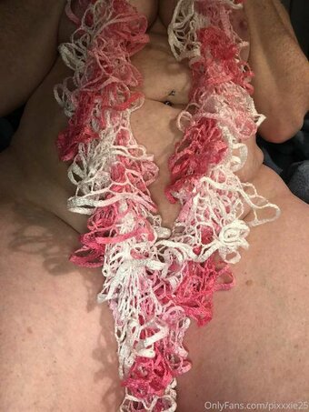everyonelovespixie / pixxxie25 Nude Leaks OnlyFans Photo 18