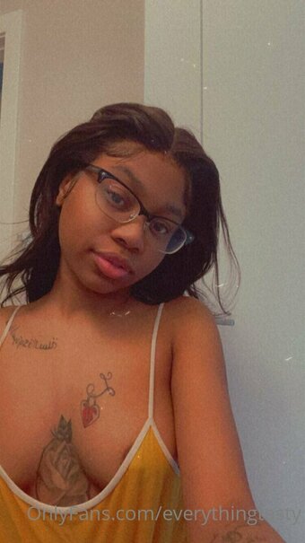 everythingtasty Nude Leaks Photo 1