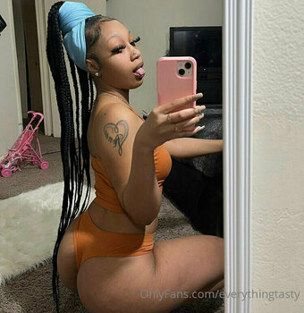 everythingtasty Nude Leaks Photo 11