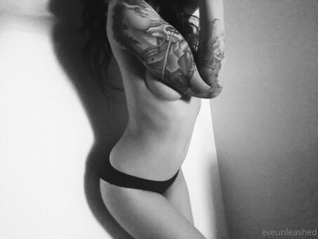 eveunleashed Nude Leaks Photo 12