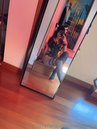 Eveyfoxfire Nude Leaks OnlyFans Photo 17