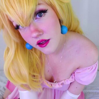 Evie Rees / eviereesofficial / https: / jiggleyourpuffs Nude Leaks OnlyFans Photo 7
