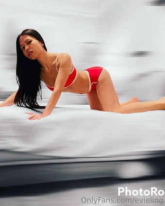 evieling Nude Leaks Photo 21