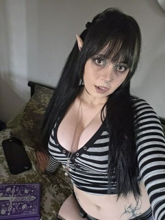 Evil Ari / ScissorLobotomy / https: Nude Leaks Photo 3