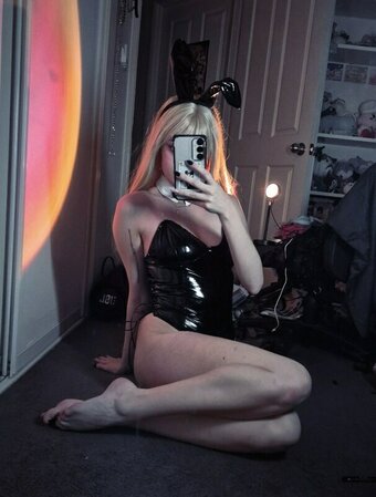 Evil Ari / ScissorLobotomy / https: Nude Leaks Photo 5