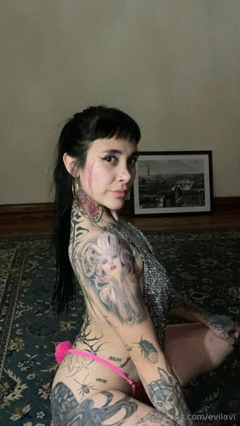 evilavi Nude Leaks Photo 22
