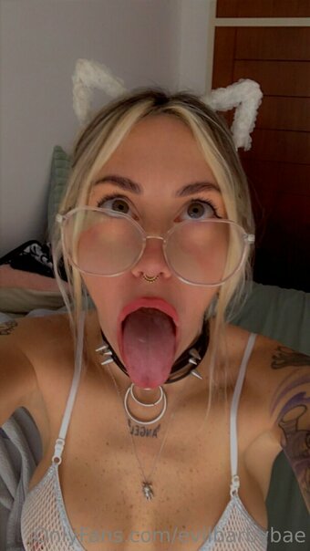 evilbarbybae Nude Leaks Photo 2