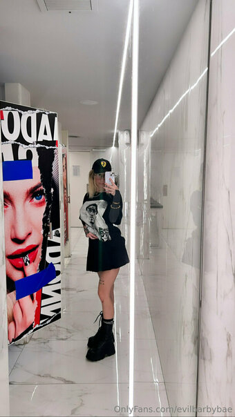 evilbarbybae Nude Leaks Photo 10