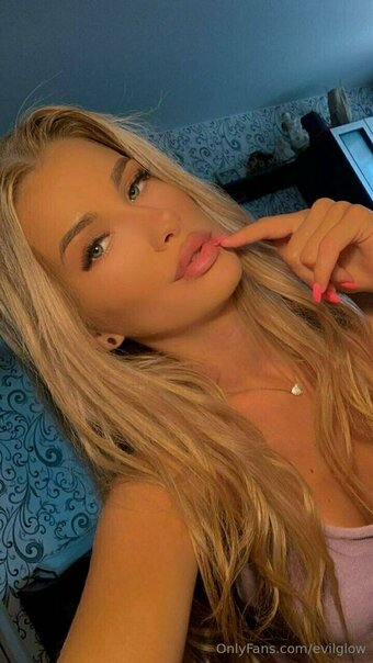 evilglow Nude Leaks Photo 2