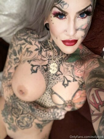evilynink Nude Leaks Photo 11